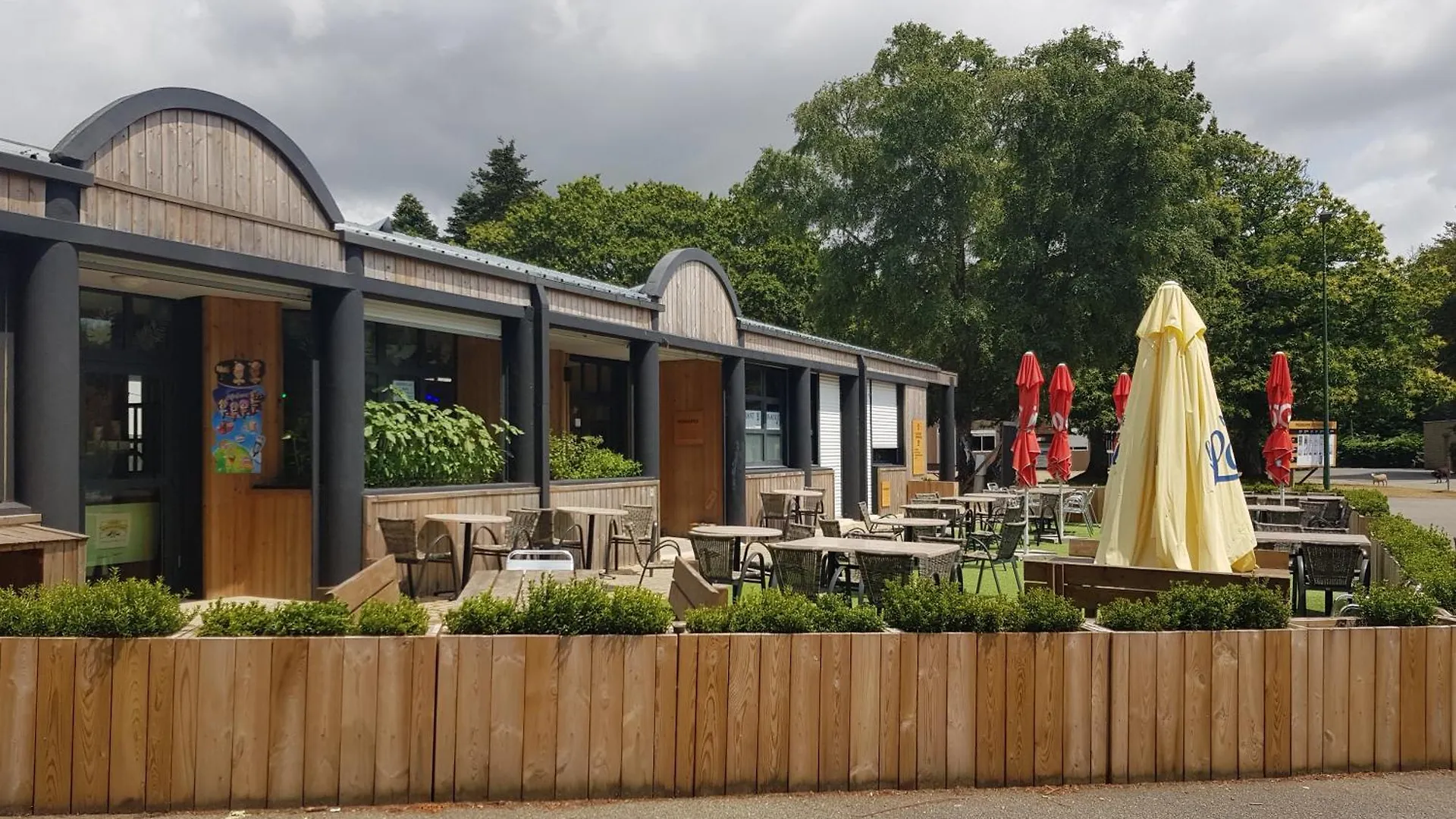 Campsite Mobilhome 6 Places Dans Camping 4* Finistere Sud Saint-Yvi France
