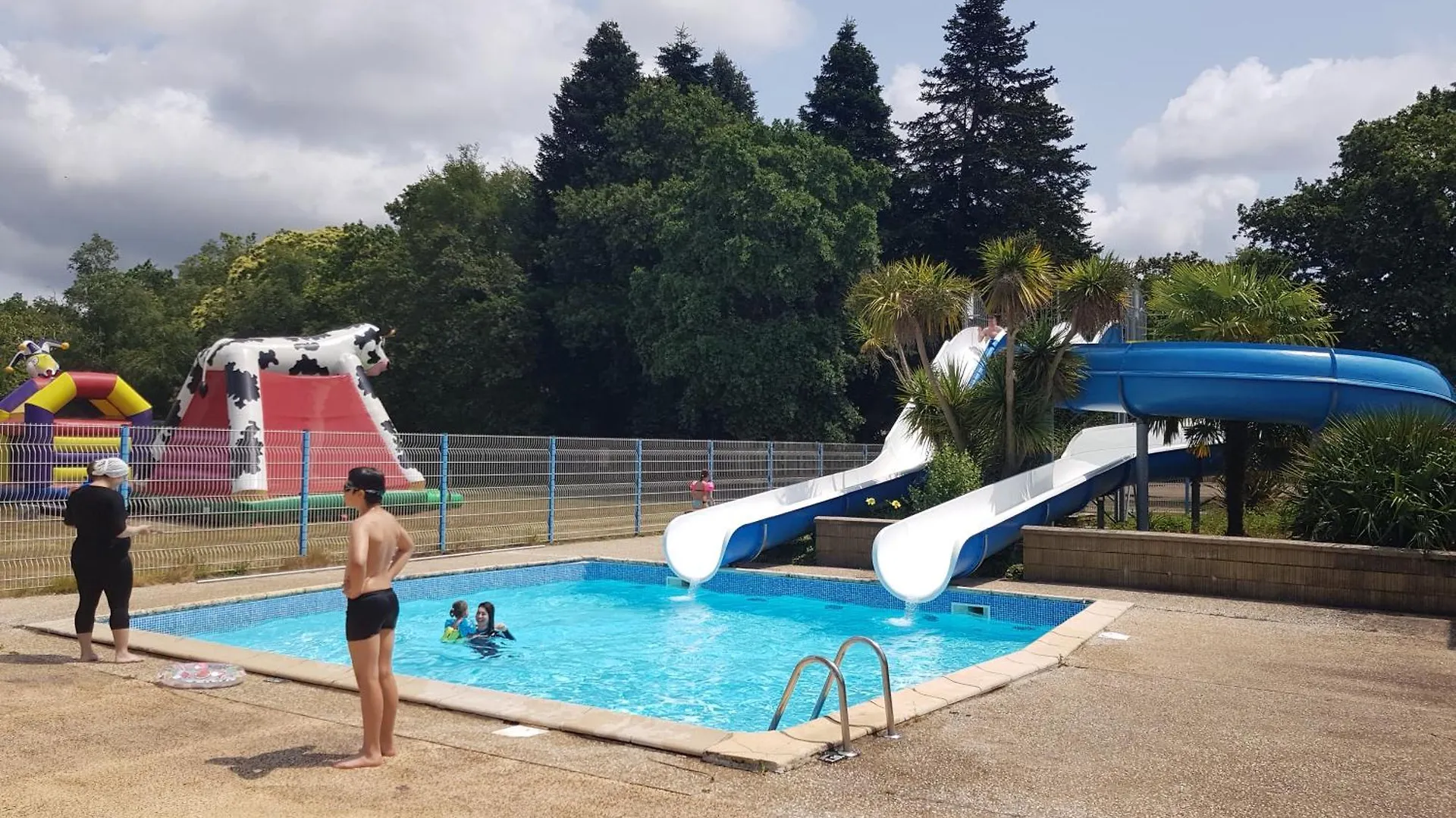 Campsite Mobilhome 6 Places Dans Camping 4* Finistere Sud Saint-Yvi