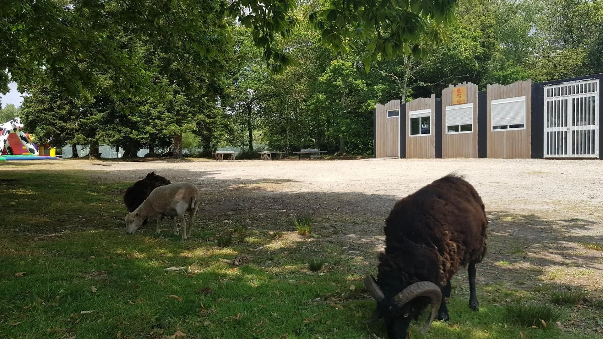 Mobilhome 6 Places Dans Camping 4* Finistere Sud Saint-Yvi Campsite